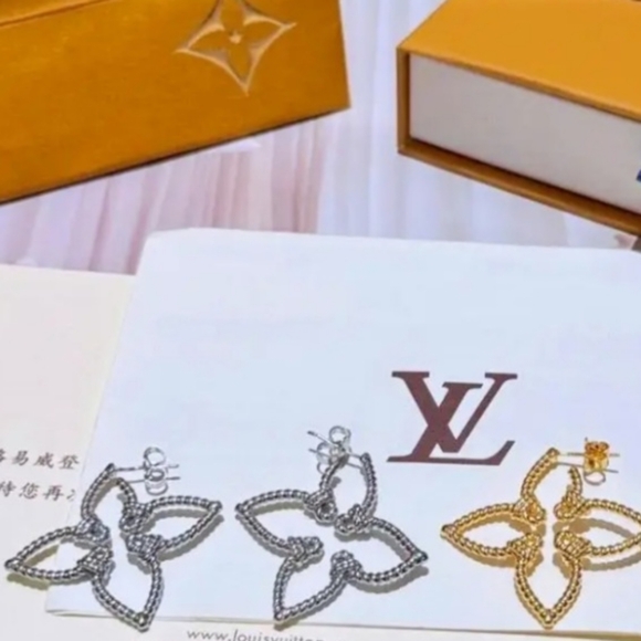 Luxury Designer Silver Nautical Hoops Earrings - Picture 7 of 7